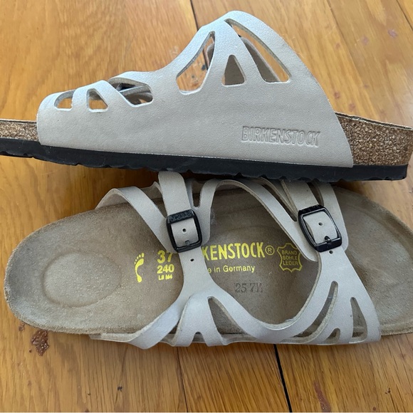Birkenstock Sandals W size 37 EUC - Cream - Picture 3 of 5